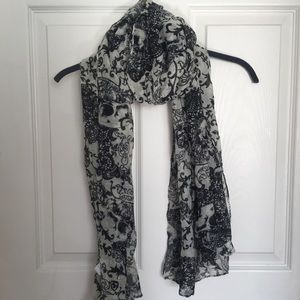 Skull scarf